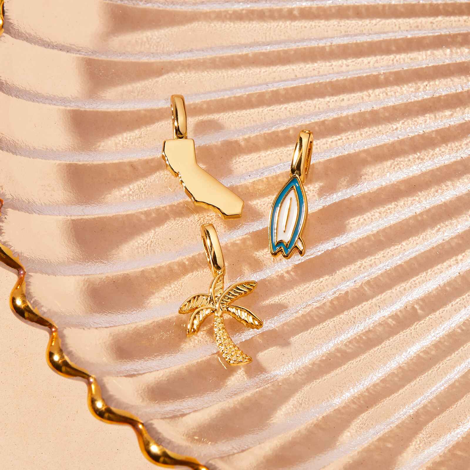 Harper Surfboard Charm - Image 9