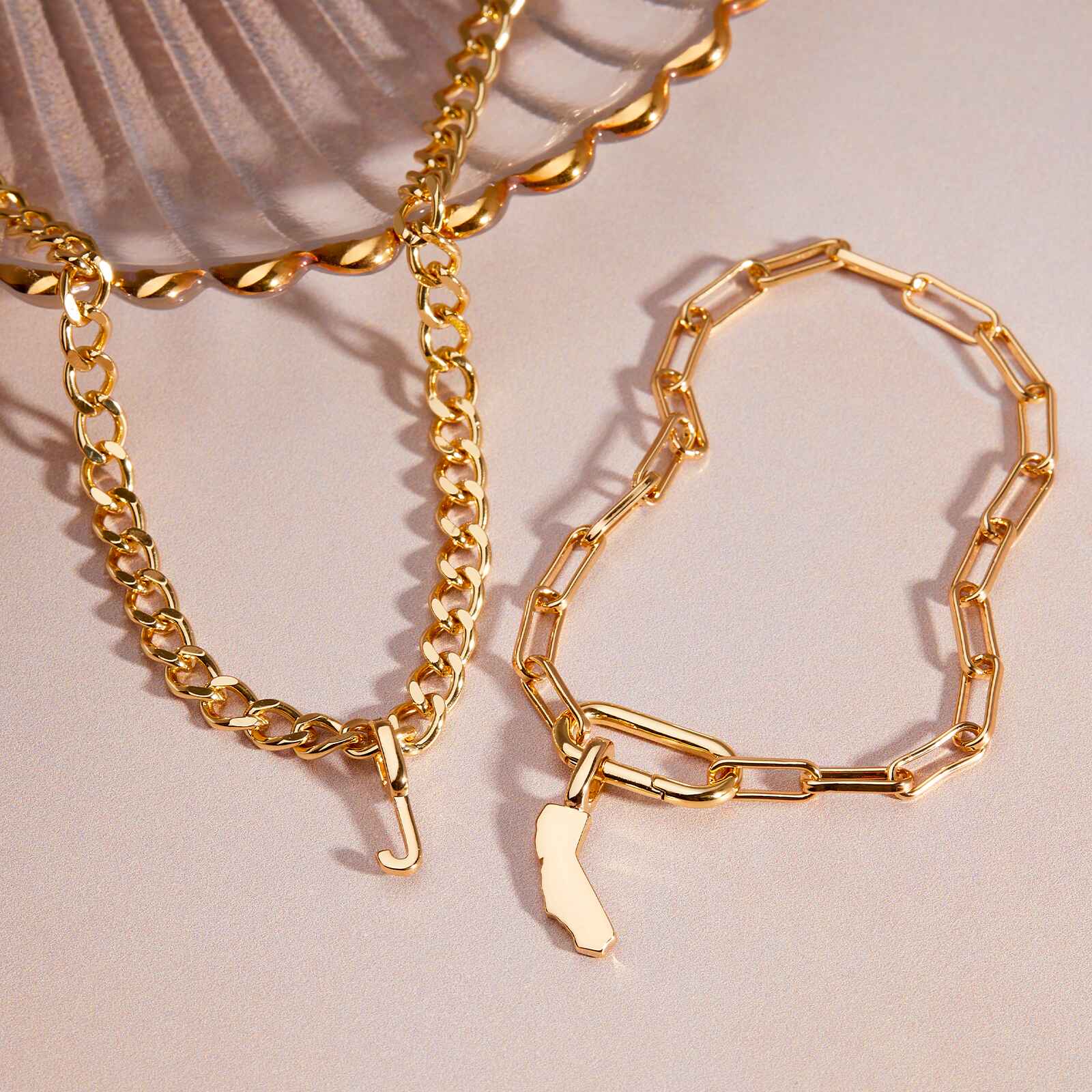 Harper Oval Charm Chain Bracelet - Image 9