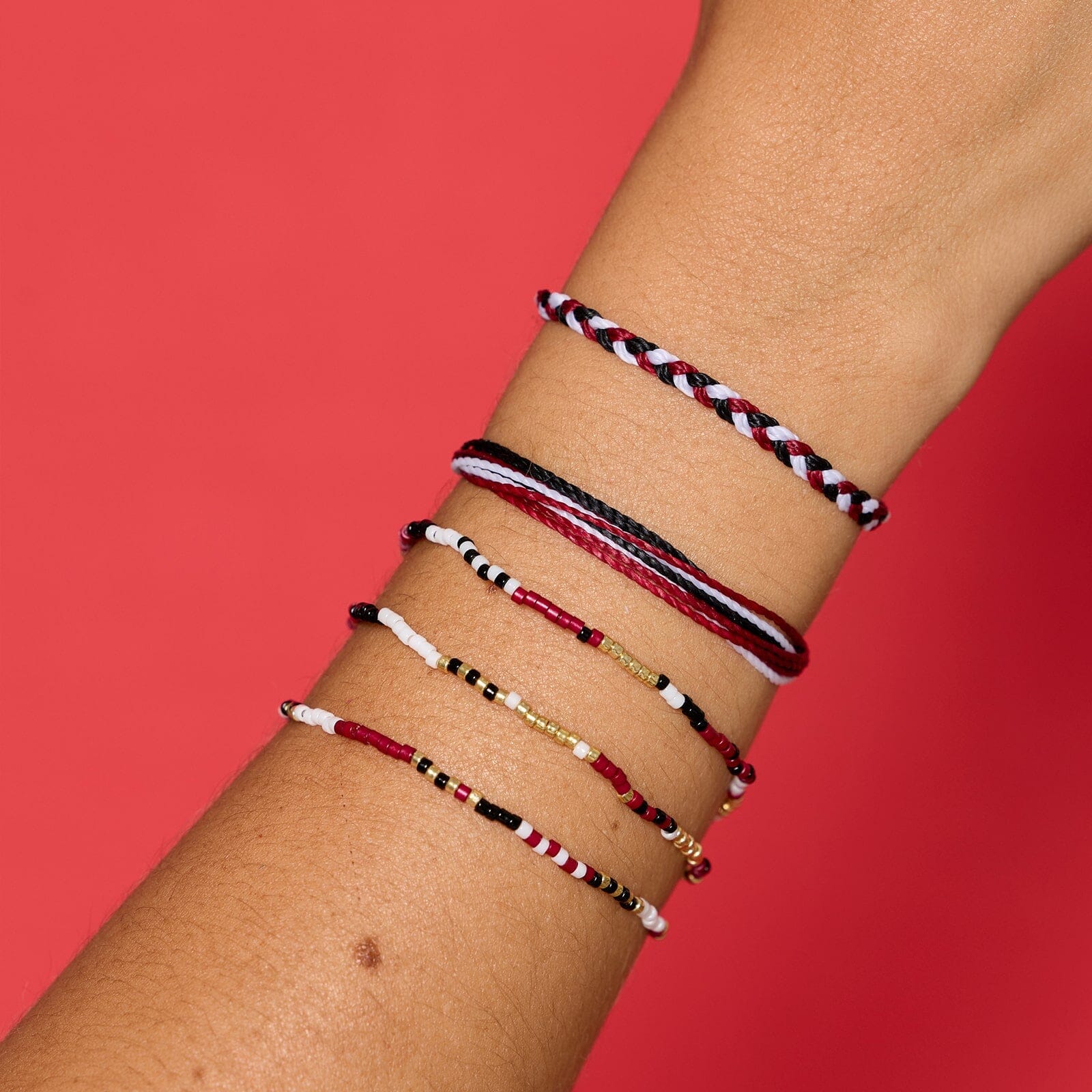 Maroon. Black & White Collection - Image 11